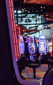 Filipino player exploring slot game reels on phsky site mobile interface